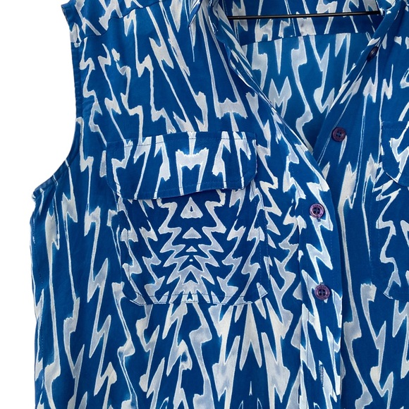 Marciano Sleeveless Silky Chevron Pattern Blouse - Size S - Picture 6 of 7